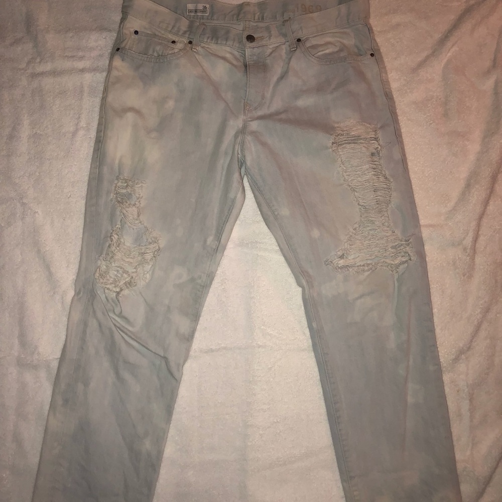 Distressed & Bleached boyfriend jeans
